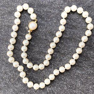Coralee vintage 18" faux pearl necklace
